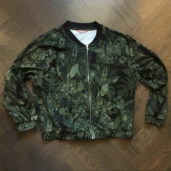 Old Navy Jackets & Blazers - Old Navy bomber jacket jungle design